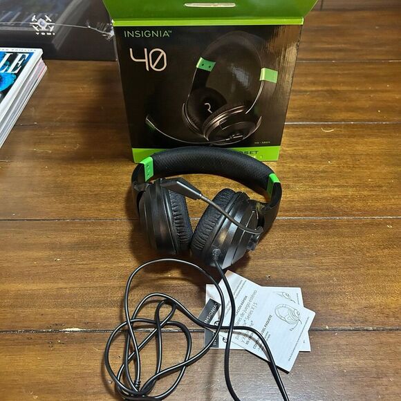 Insignia™ - Wired Gaming Headset for Xbox Series X|S, Xbox One, - Picture 4 of 6